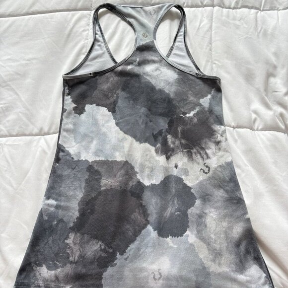 Lululemon Tank Top Womens Size 6 Racerback White Coal Tinted Cool Athletic Yoga - Picture 6 of 6